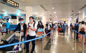 Thứ trưởng Bộ Y tế: 'Không phong tỏa sân bay Tân Sơn Nhất'