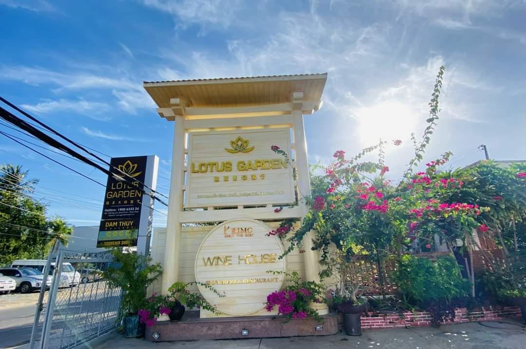 Chuyển Nhượng Khách Sạn Lotus Garden - Cơ Hội Đầu Tư tuyệt vời tại Mũi Né, Phan Thiết, Bình Thuận